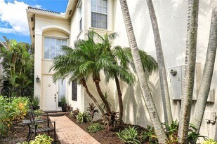 10327 Carolina Willow Dr in Ft. Myers, FL - Building Photo
