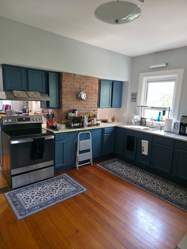 86 Holden St, Unit 2 in Providence, RI - Foto de edificio - Building Photo