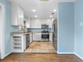 1039 W 30th St in Houston, TX - Building Photo - Building Photo