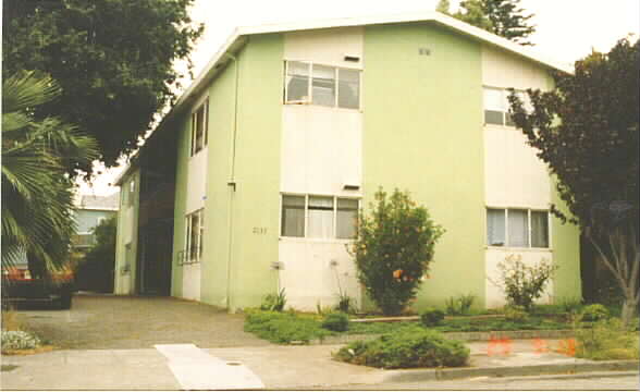 2137 Emerson St in Berkeley, CA - Building Photo - Building Photo