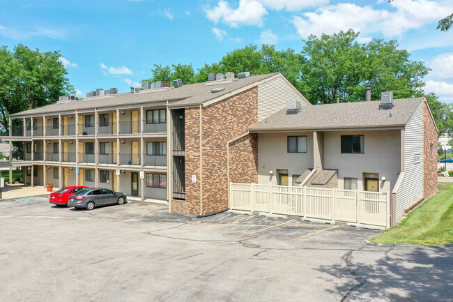 Orchard Park Apartments in Omaha, NE - Building Photo - Building Photo