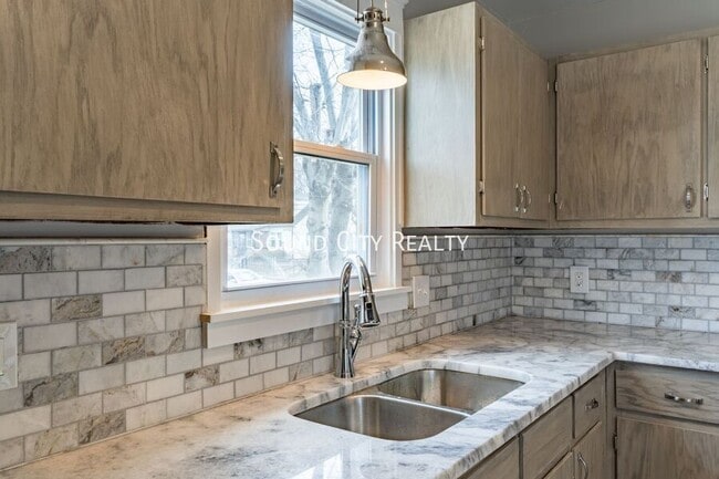 2410 Albion St in Nashville, TN - Building Photo - Building Photo