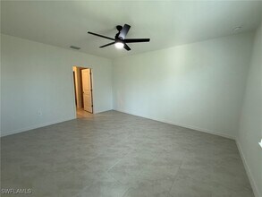 7136 Sugar Pine Way in Ft. Myers, FL - Building Photo - Building Photo