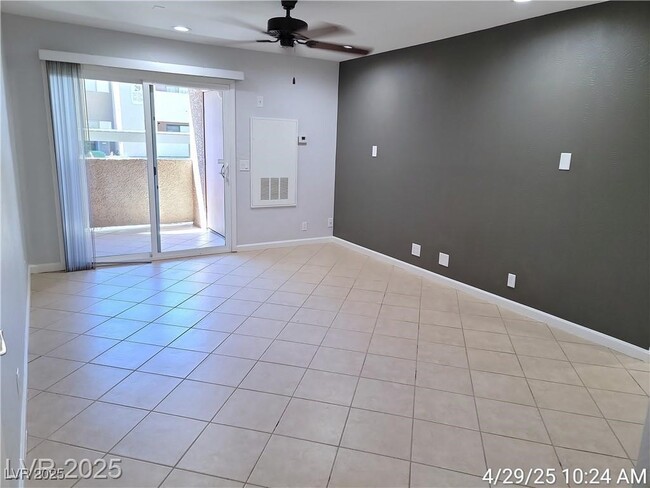 3151 N Soaring Gulls Dr in Las Vegas, NV - Building Photo - Building Photo