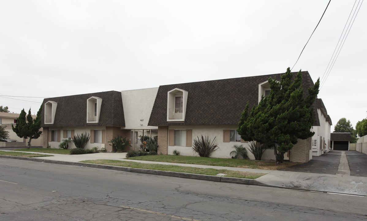 French Quarter Apartments in Anaheim, CA - Foto de edificio