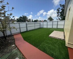 20221 SW 112th Ct in Miami, FL - Building Photo