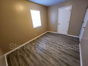 2480 E Clayton Dr in Terre Haute, IN - Building Photo - Building Photo