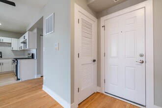 6239 N Western Ave in Chicago, IL - Building Photo - Building Photo