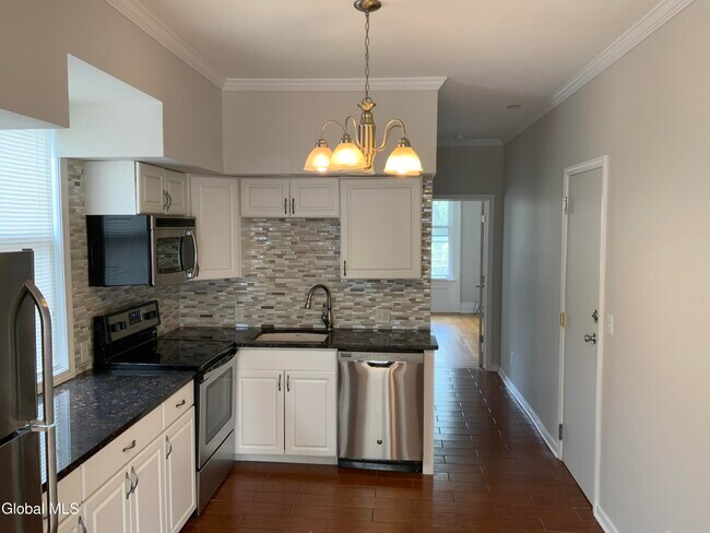 1238 Union St in Schenectady, NY - Building Photo - Building Photo