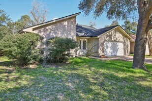 15642 Pagehurst Dr in Houston, TX - Building Photo