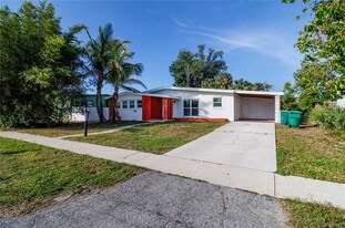 2159 Floyd Ct in Port Charlotte, FL - Building Photo