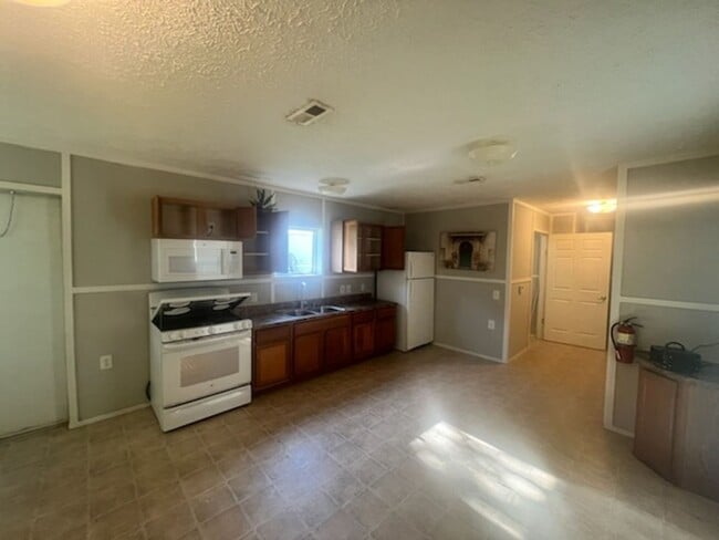 property at 420 W Alabama Ave