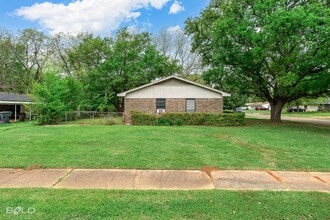 2614 Rosedale Pl in Bossier City, LA - Foto de edificio - Building Photo