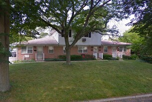 5749 E Rowland Rd, Unit 2 in Toledo, OH - Building Photo
