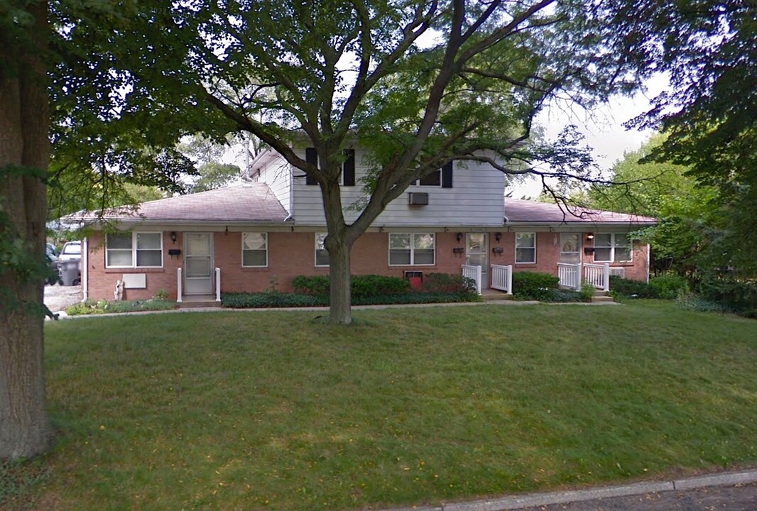 5749 E Rowland Rd, Unit 4 in Toledo, OH - Building Photo