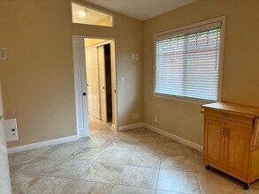 1060 Aloha Dr in Encinitas, CA - Building Photo - Building Photo