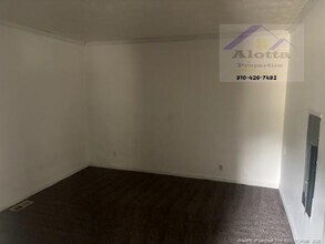 6075 Lexington Dr in Hope Mills, NC - Building Photo - Building Photo