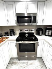 10801 SW 109th Ct in Miami, FL - Foto de edificio - Building Photo