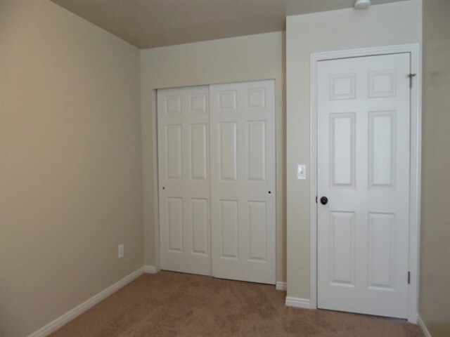 3948 W 5325 S in Roy, UT - Foto de edificio