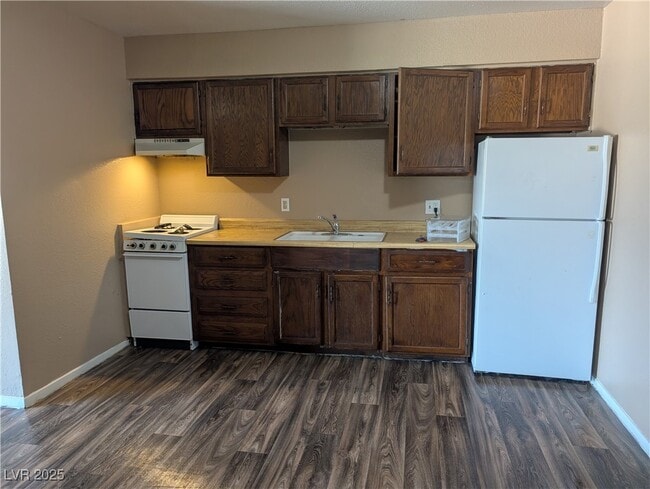 property at 305 N 10th St
