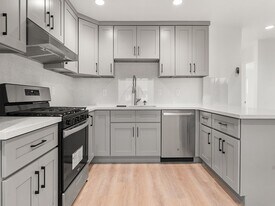 308 S Laurel St in Santa Ana, CA - Building Photo