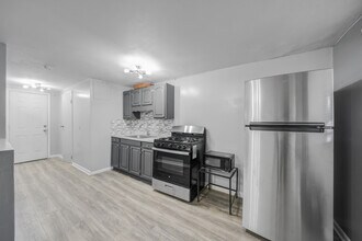 1318 E 58th St in Brooklyn, NY - Building Photo - Building Photo