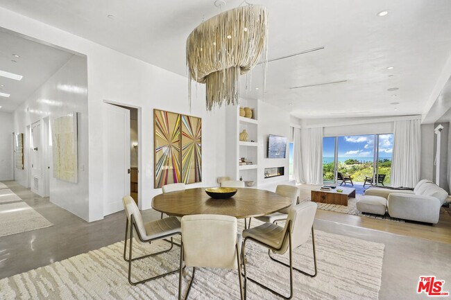 5911 Busch Dr in Malibu, CA - Building Photo - Building Photo