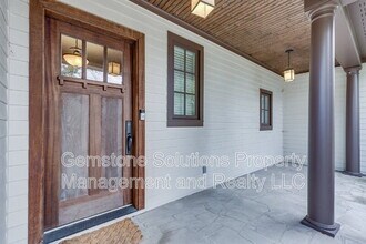 210 38th Ave N in Nashville, TN - Building Photo - Building Photo