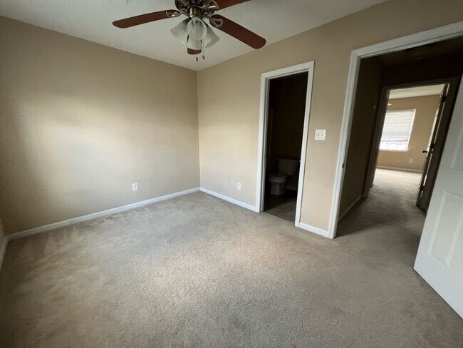 104 Fairwood Ct photo'
