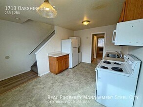 1713 Oakshire Ln in Pueblo, CO - Building Photo - Building Photo