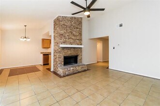 2407 Rock Haven St in Arlington, TX - Building Photo - Building Photo