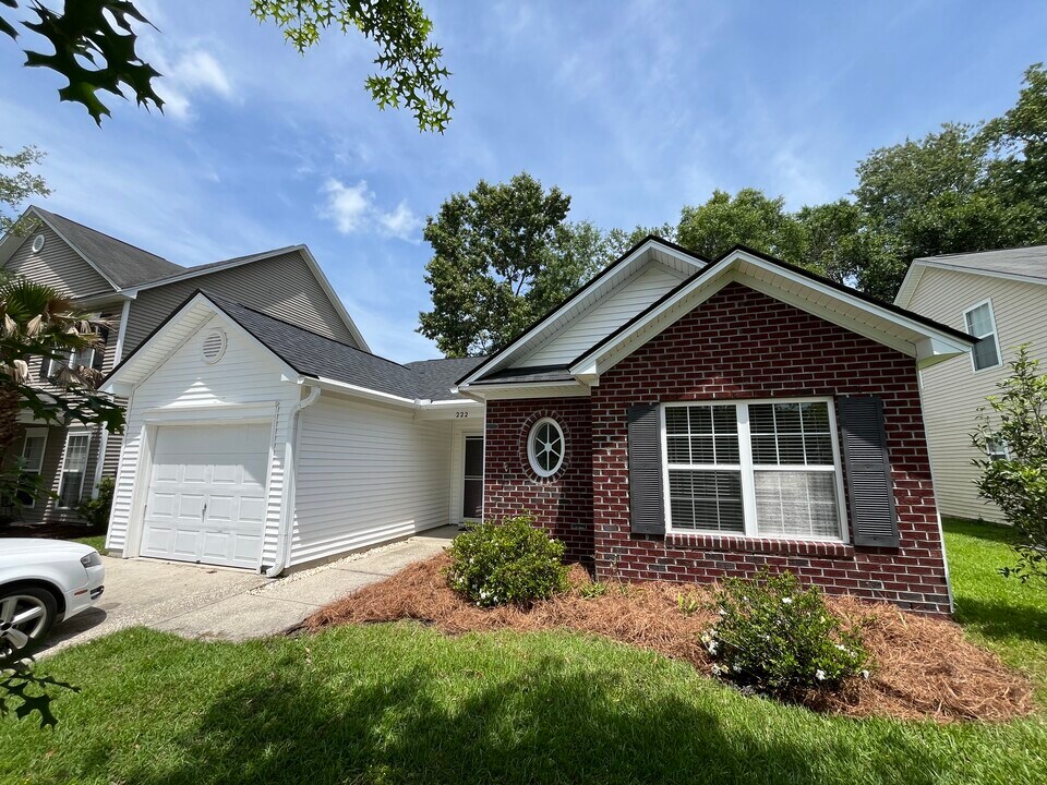 222 Island Green Rd in Goose Creek, SC - Building Photo