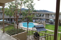 Park Estes Apartments in El Cajon, CA - Foto de edificio - Building Photo