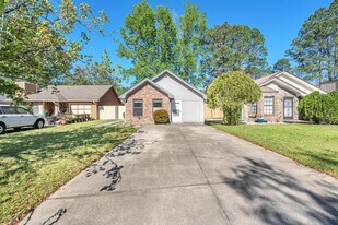 1906 Squirrel Path in Fort Walton Beach, FL - Building Photo
