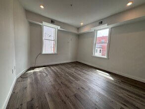 240-242 E Girard Ave in Philadelphia, PA - Building Photo - Building Photo