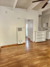 1909 Beachwood Dr in Los Angeles, CA - Building Photo - Building Photo