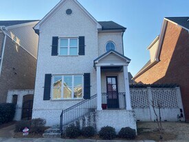 2504 Capital St in Oxford, MS - Building Photo