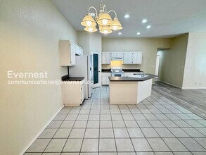 621 S Cedar Ave in Broken Arrow, OK - Building Photo - Building Photo