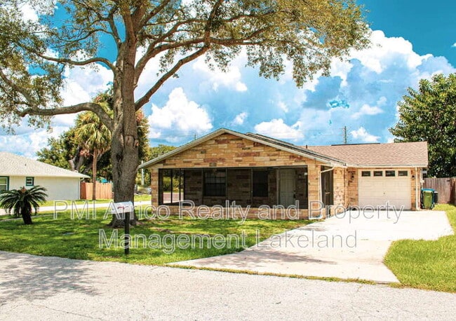 968 Sunshine Way SW in Winter Haven, FL - Building Photo - Building Photo