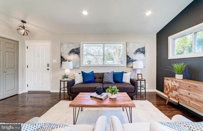 4207 Woodland Dr in Fairfax, VA - Building Photo - Building Photo