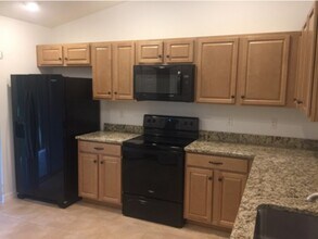 11 Pony Ln in Palm Coast, FL - Building Photo - Building Photo