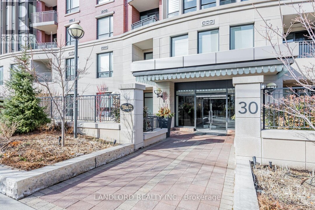 30-730 Old Mill Rd in Toronto, ON - Building Photo