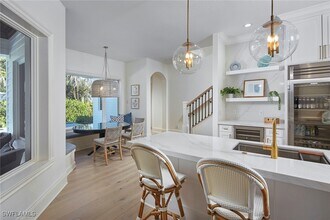 375 Wedge Dr in Naples, FL - Building Photo - Building Photo