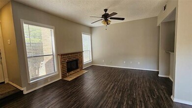 2117 Park Willow Ln in Arlington, TX - Building Photo - Building Photo
