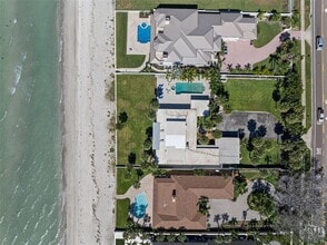 1300 Gulf Blvd in Belleair Beach, FL - Building Photo - Building Photo