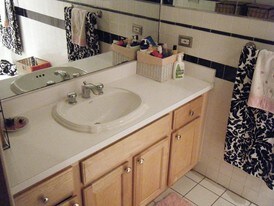 3211-3215 N Sheffield Ave in Chicago, IL - Building Photo