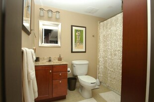 323 W Broadway in Louisville, KY - Building Photo