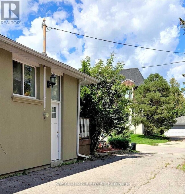 47 Child Dr in Aurora, ON - Building Photo - Building Photo