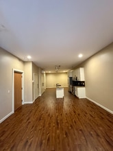 411 N McEwan St in Clare, MI - Building Photo - Building Photo