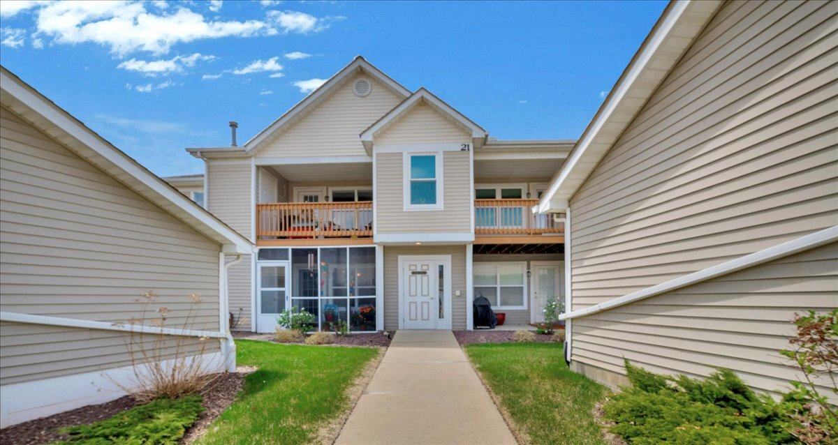 1517 Long Meadow Trl, Unit 248 in Ann Arbor, MI - Foto de edificio